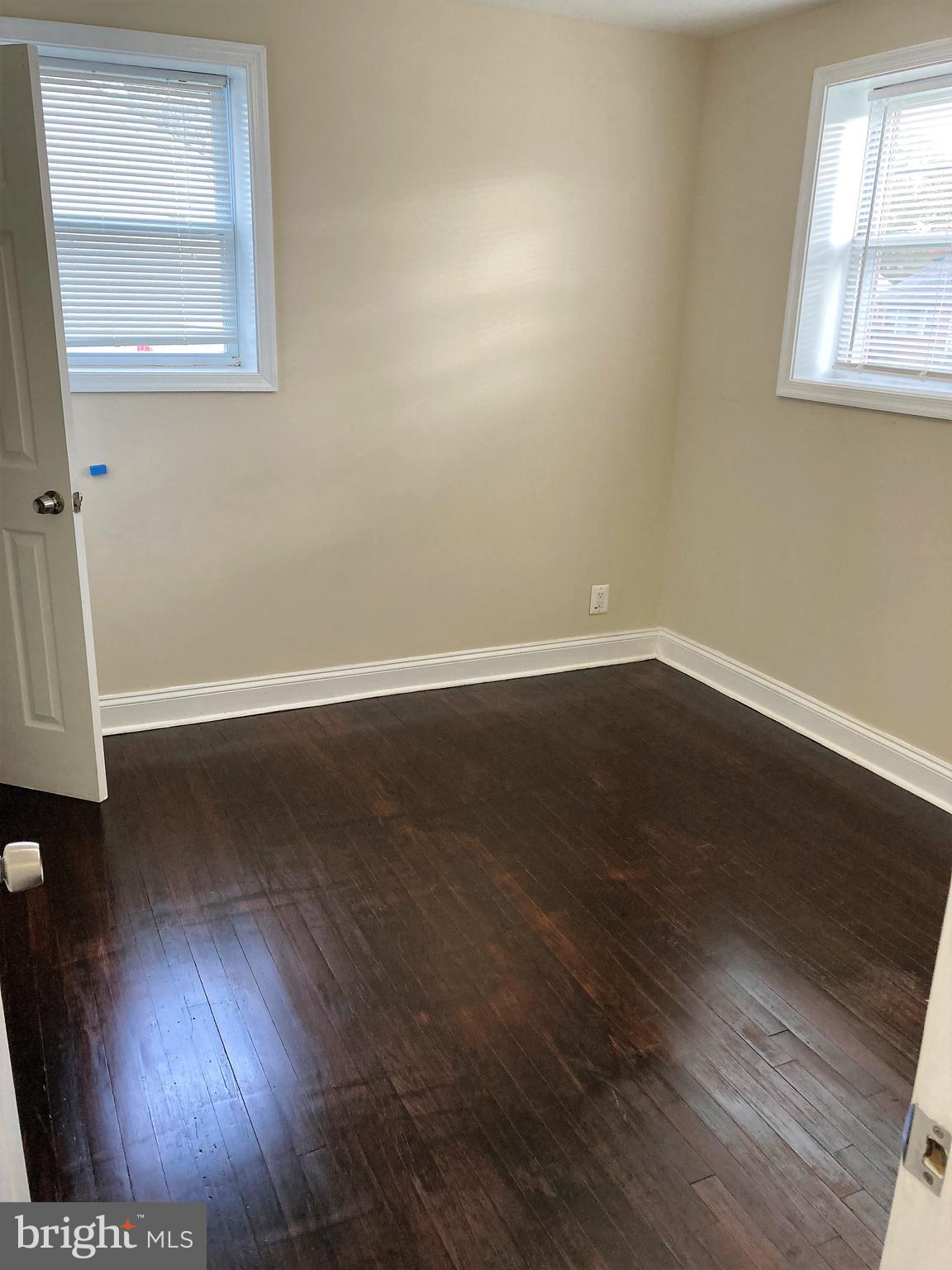 ADELPHI KNOLLS - Residential Lease