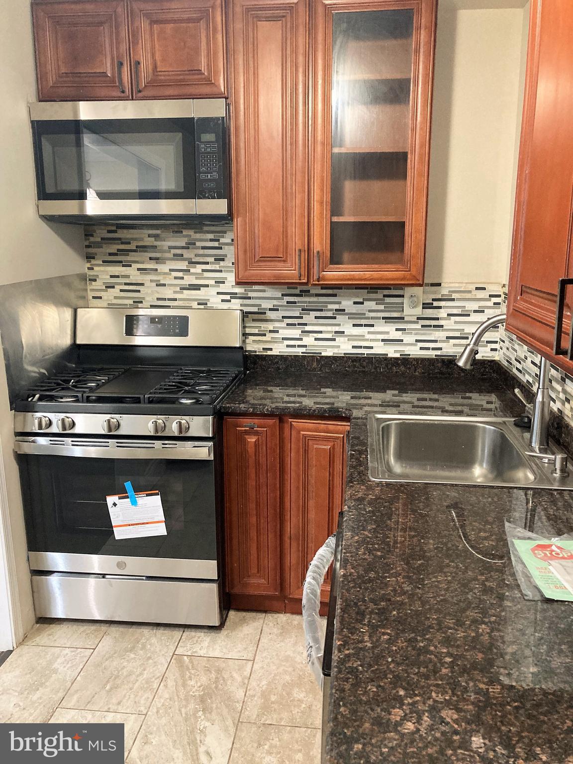 ADELPHI KNOLLS - Residential Lease