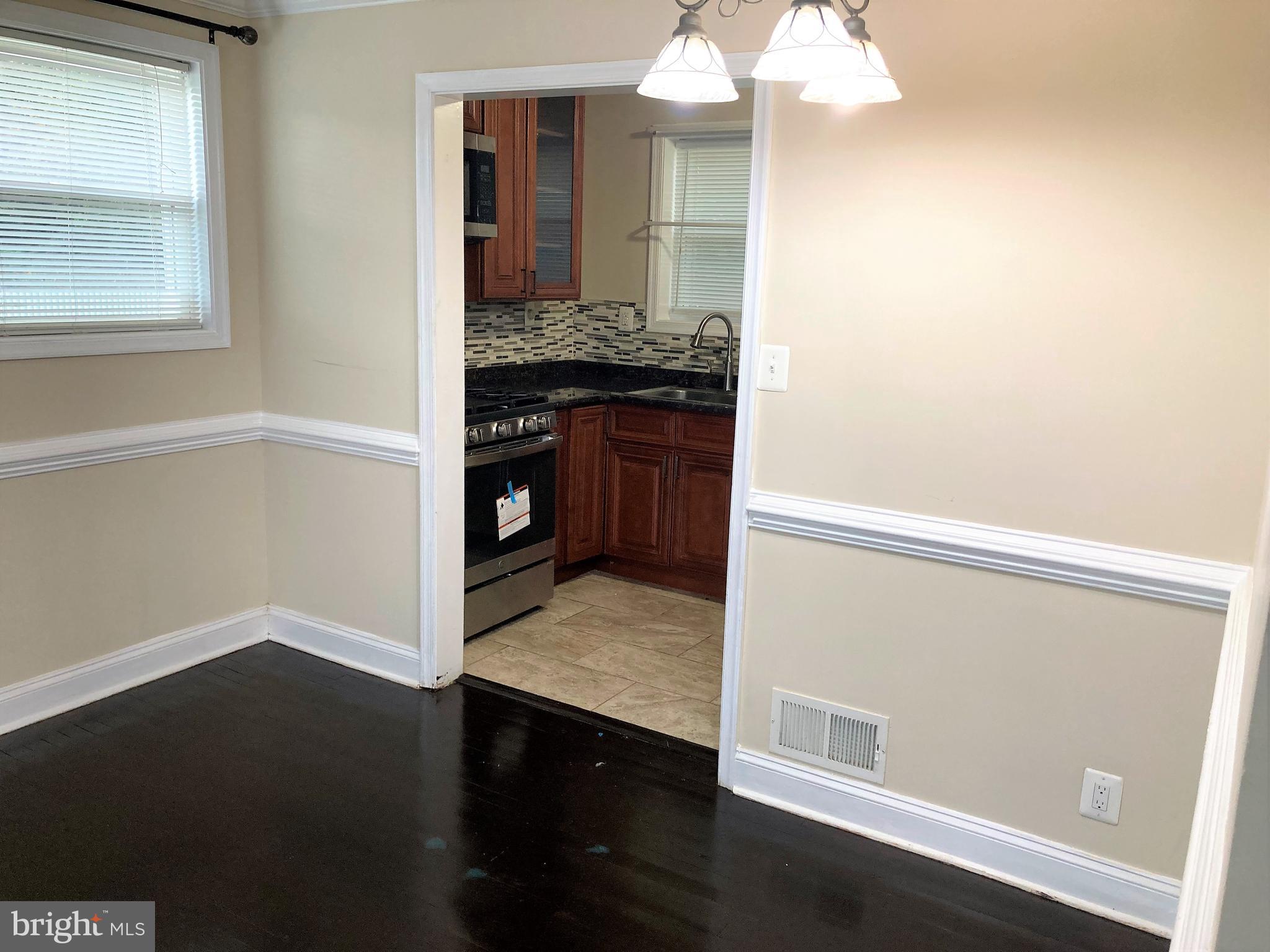 ADELPHI KNOLLS - Residential Lease