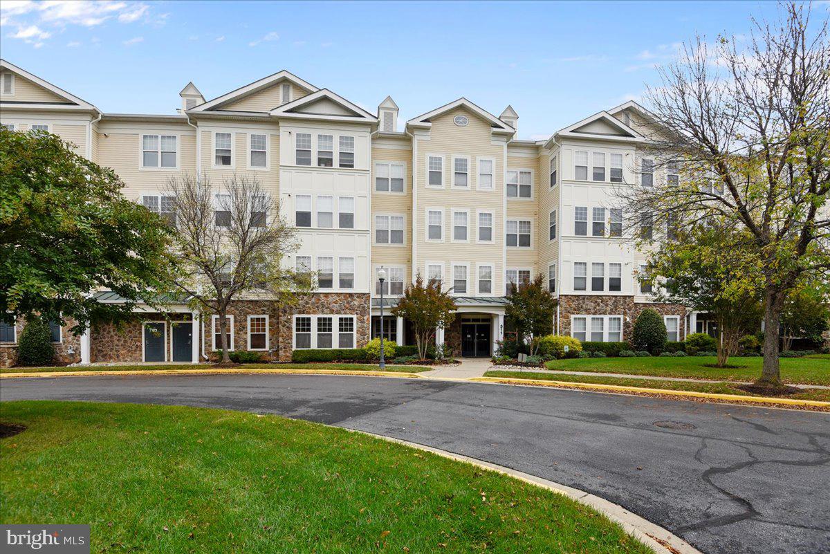 LAKELAND RIDGE - Residential