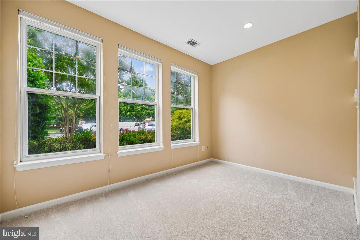 LAKELAND RIDGE - Residential