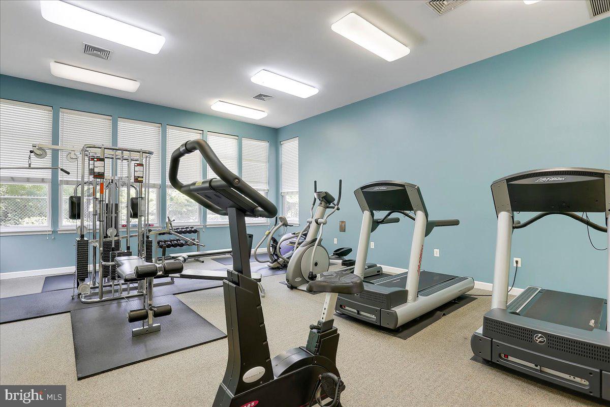 LAKELAND RIDGE - Residential
