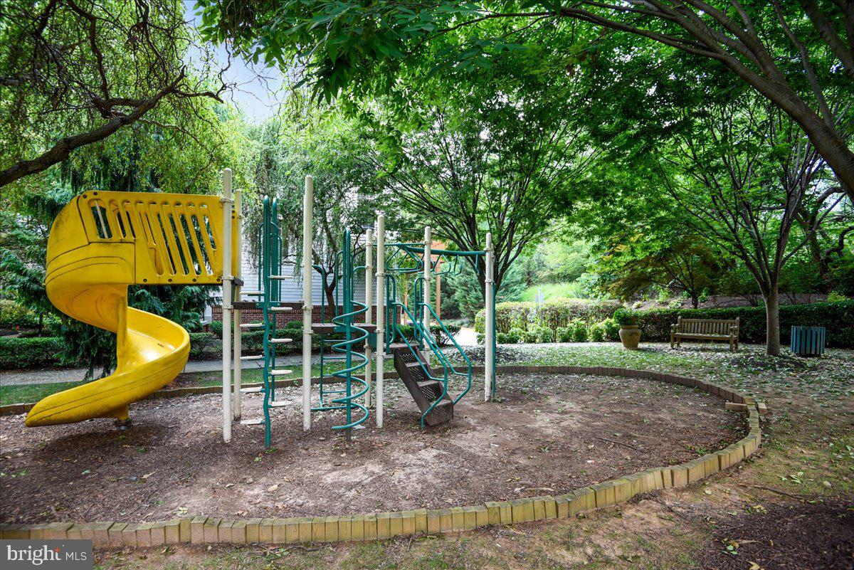 LAKELAND RIDGE - Residential