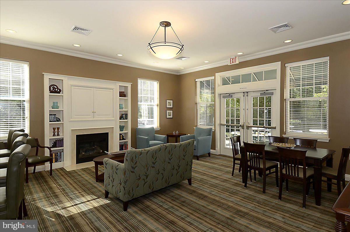 LAKELAND RIDGE - Residential