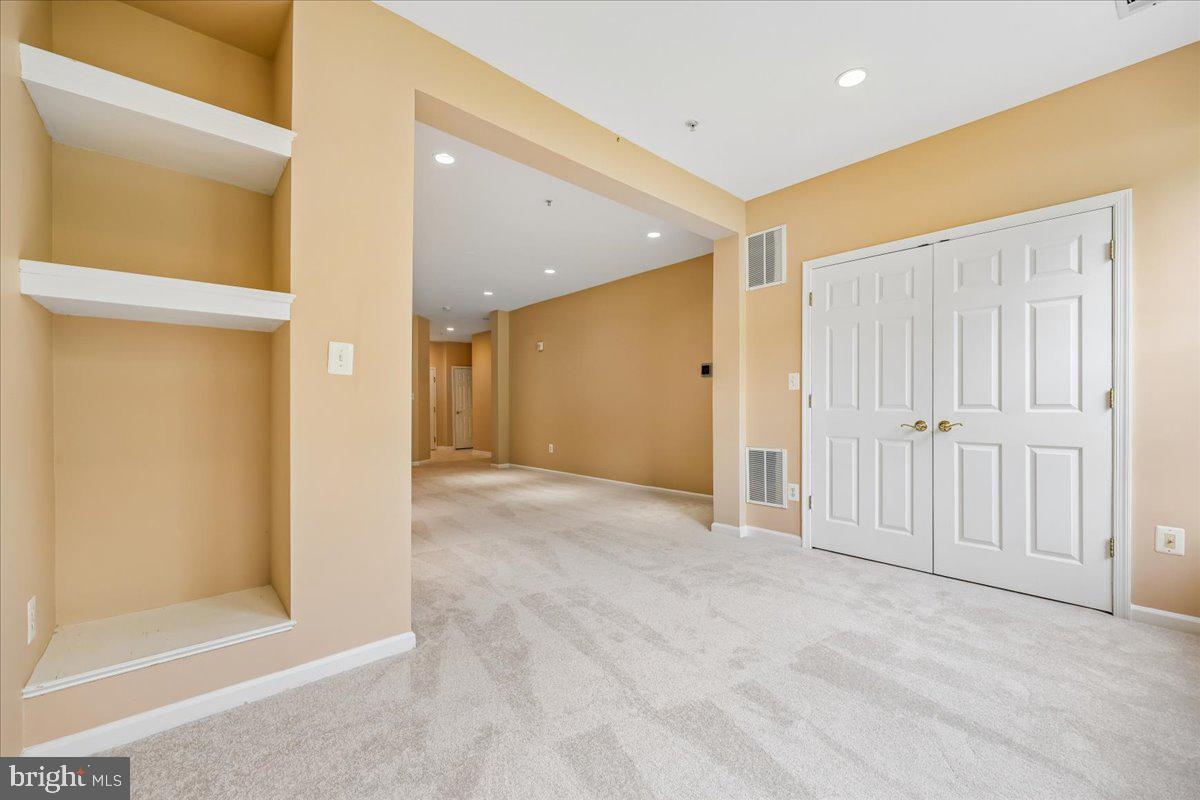 LAKELAND RIDGE - Residential