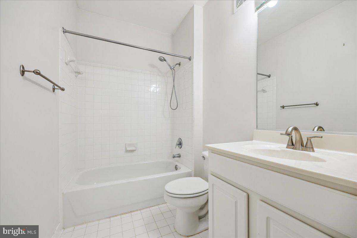 LAKELAND RIDGE - Residential