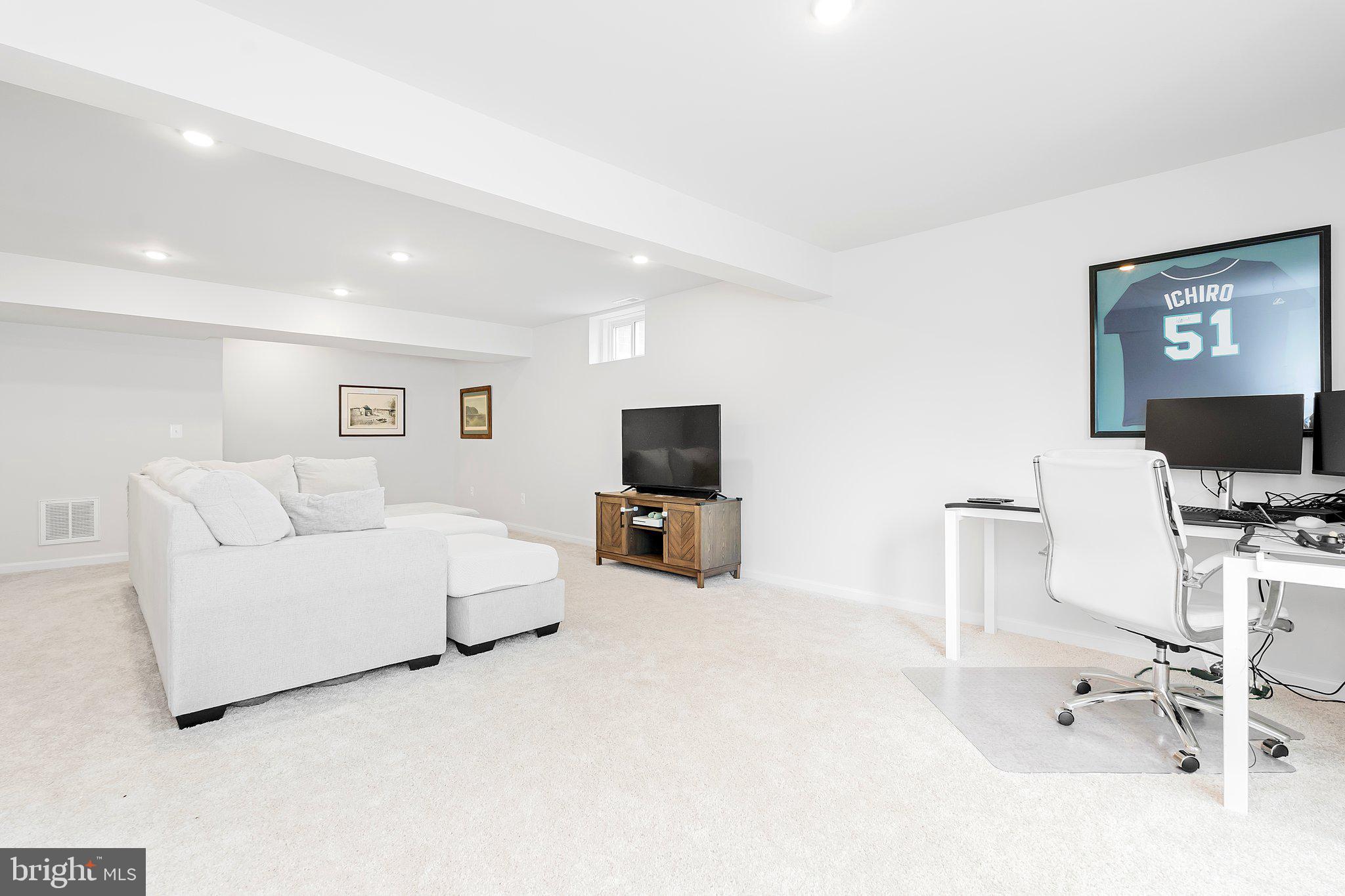 HUNTWELL WEST - Residential