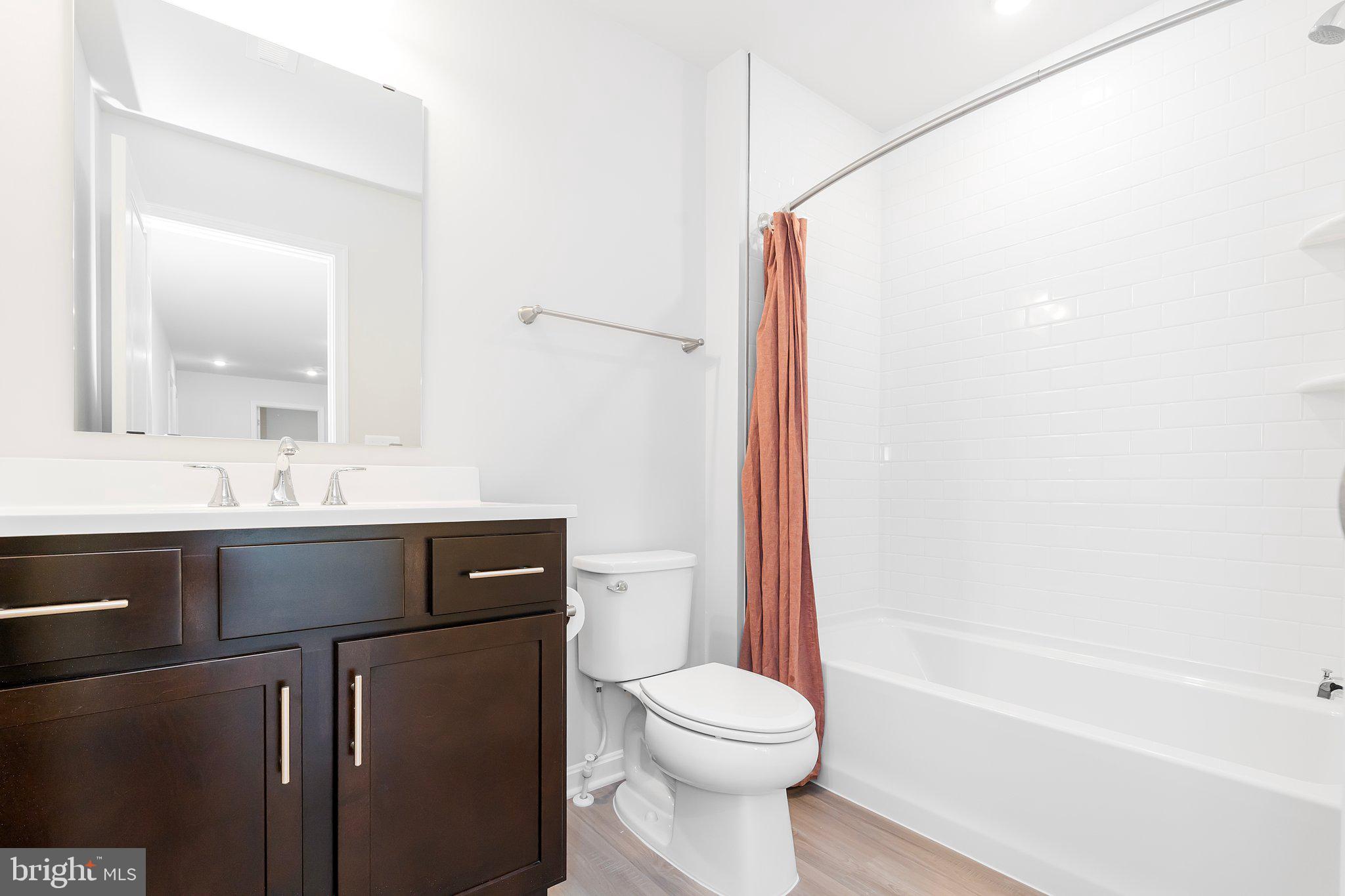 HUNTWELL WEST - Residential