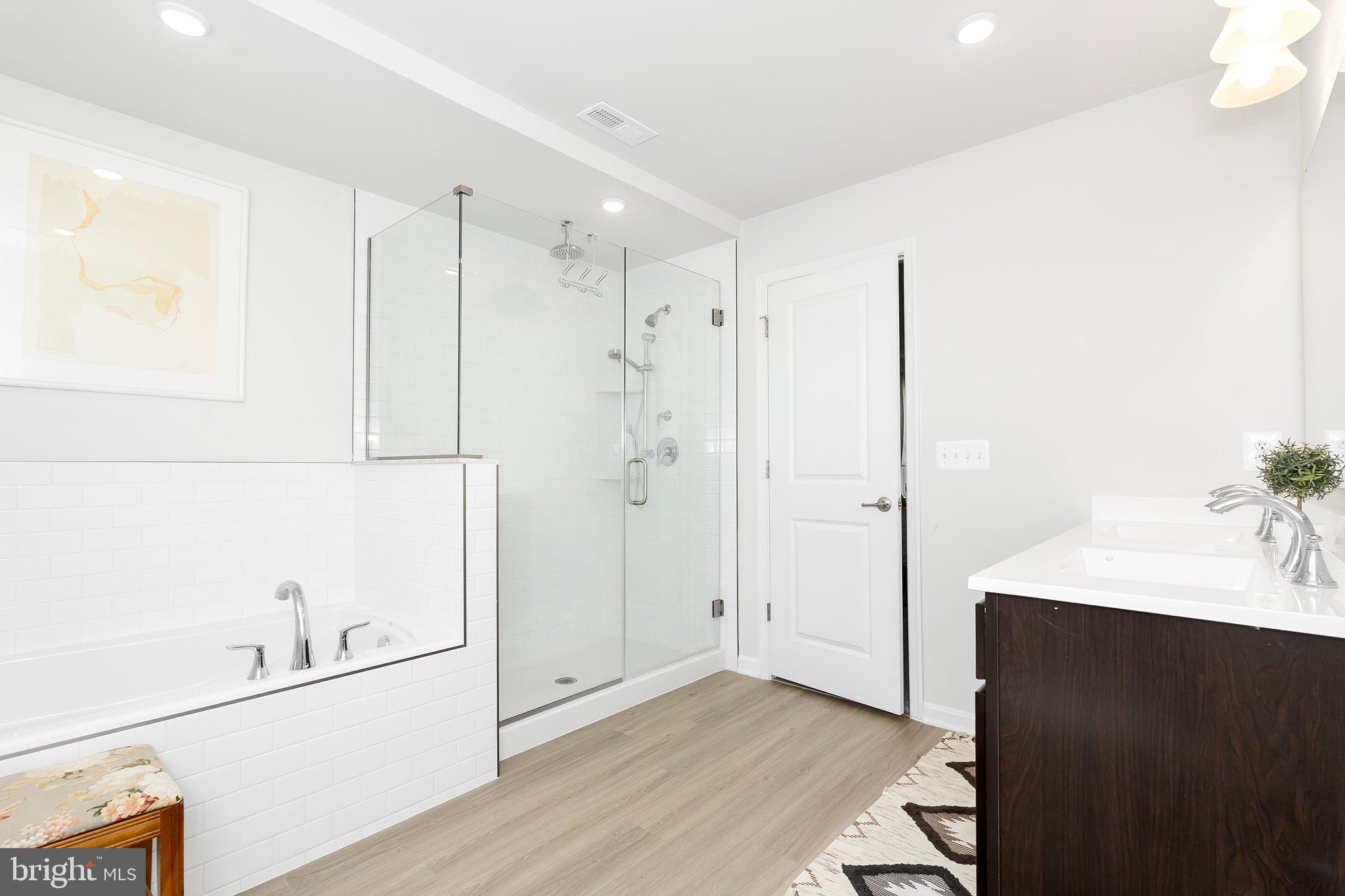 HUNTWELL WEST - Residential