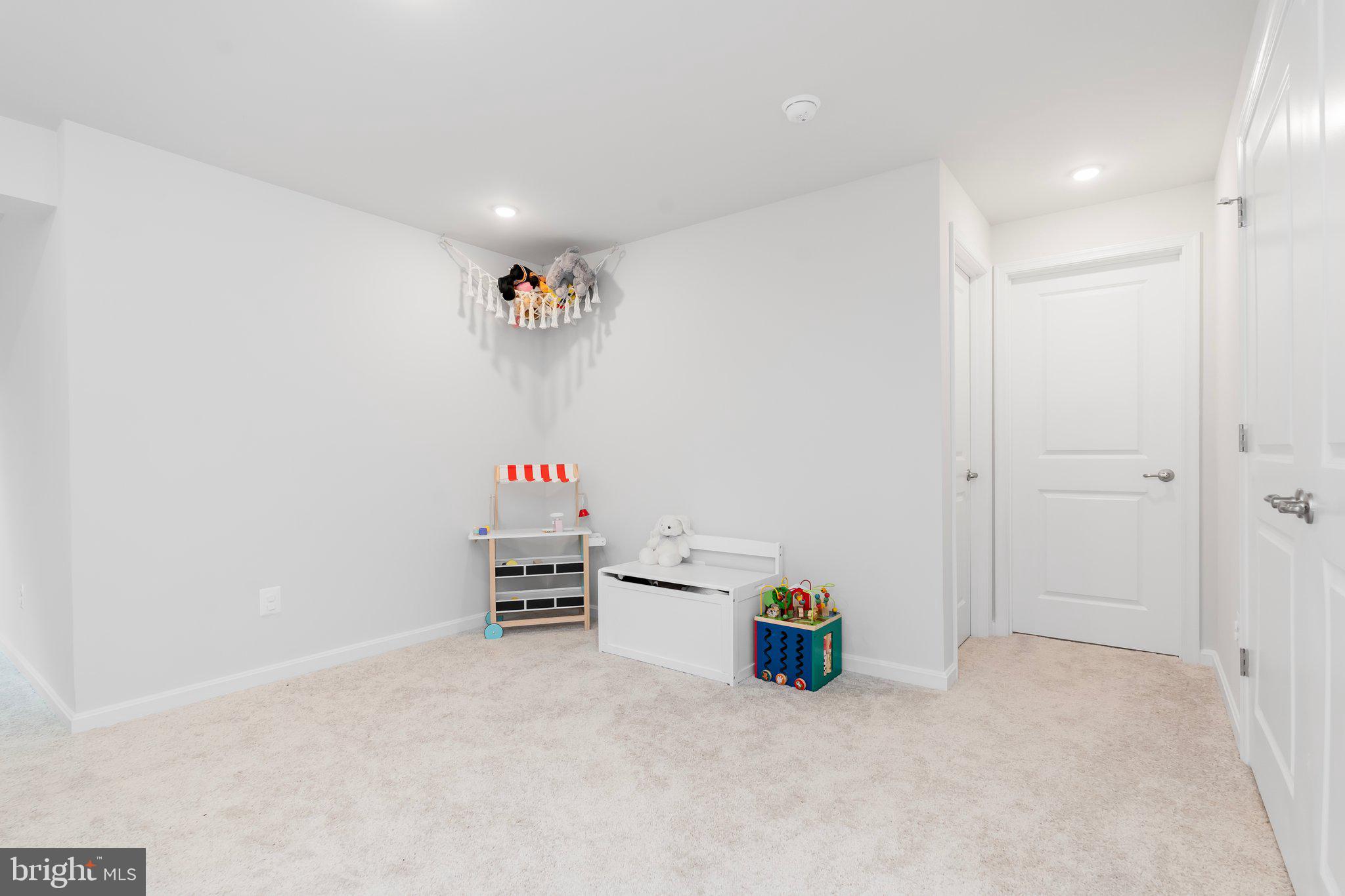 HUNTWELL WEST - Residential