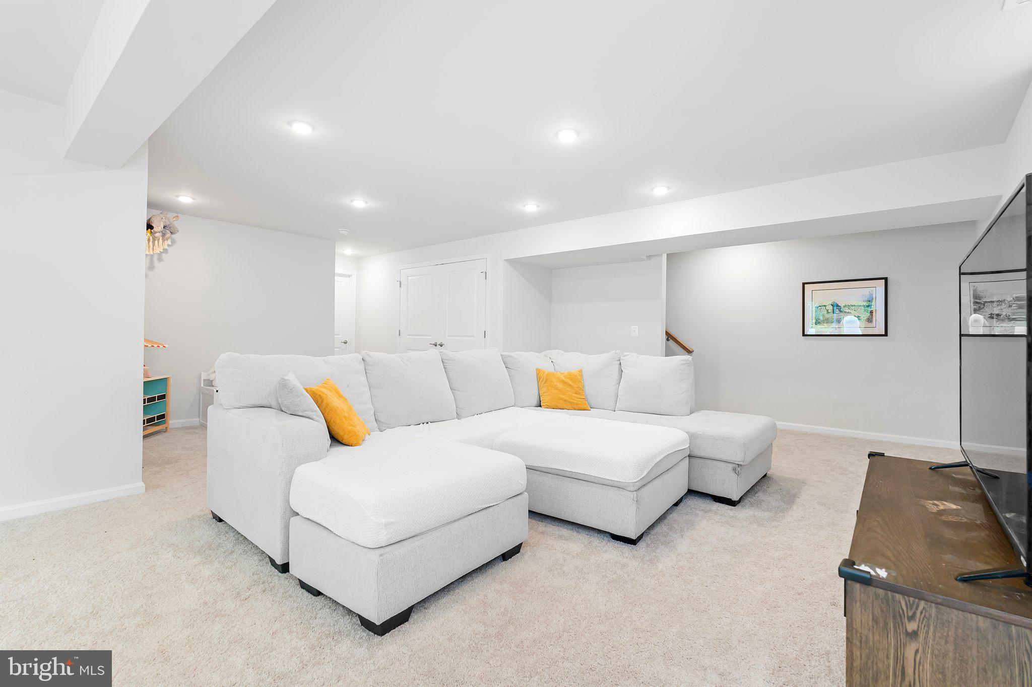 HUNTWELL WEST - Residential