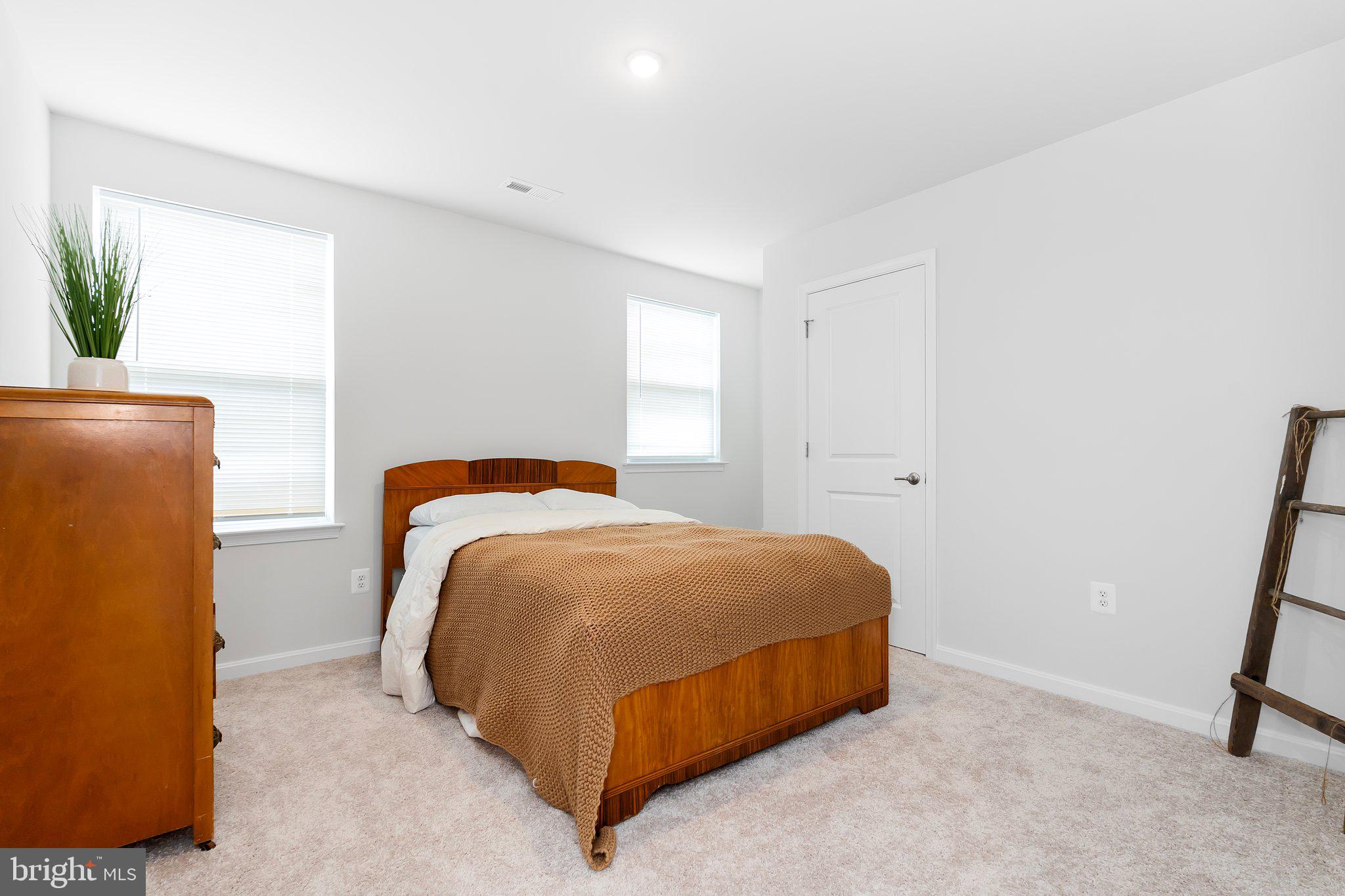 HUNTWELL WEST - Residential