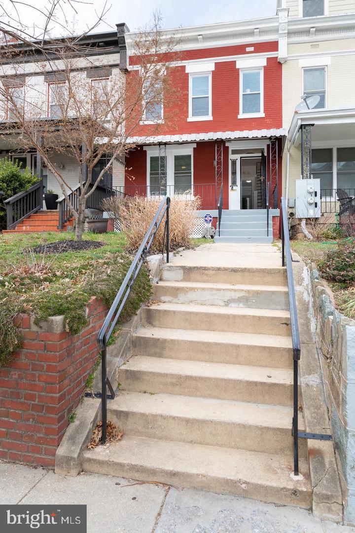 222 R STREET NE