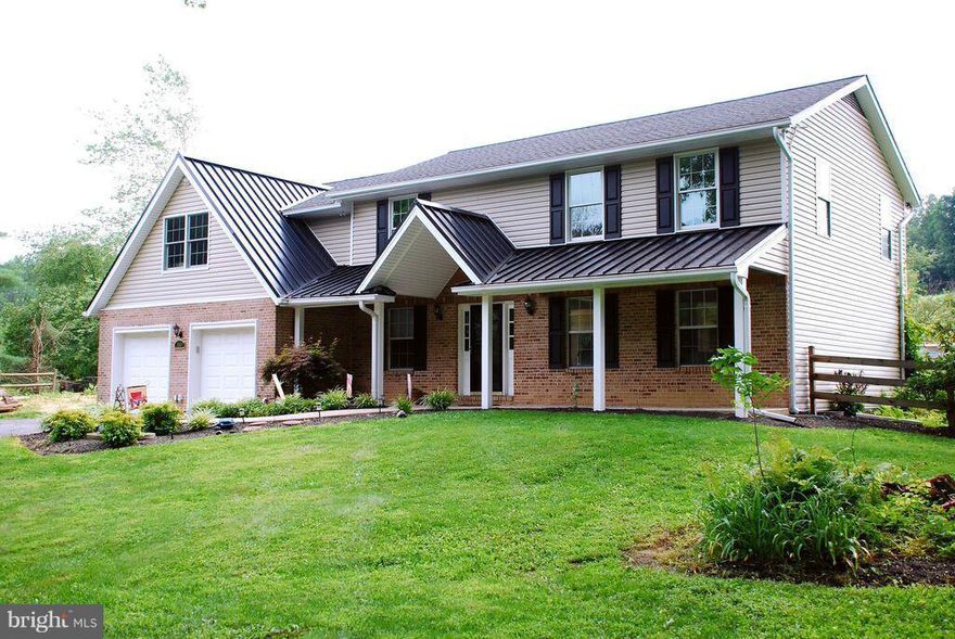 Newly renovated in 2014, 2900 sq. ft. home on 2.5 acres.  New hardwood floors, carpet, granite/ceramic baths.  Large loft with skylights overlooking family room/kitchen.  New Anderson windows, 50 year roof, dual zone HVAC and vinyl siding.  Fenced back yard, 3 level deck with above ground pool.Carpets to be professionally cleaned.