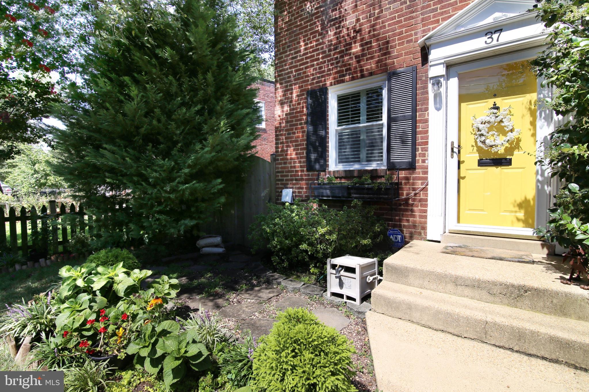 37 W REED AVENUE