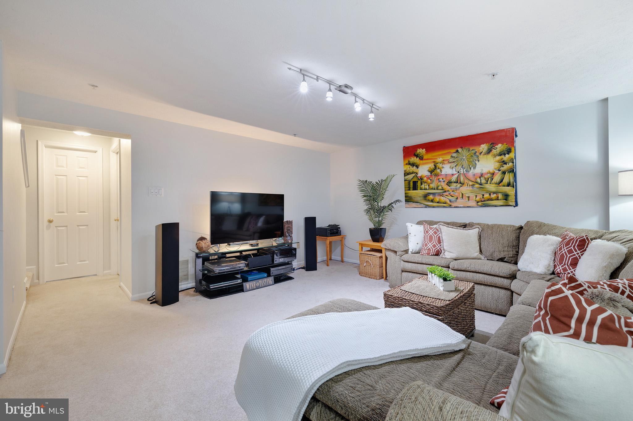 FOUR SEASONS ESTATES - Residential