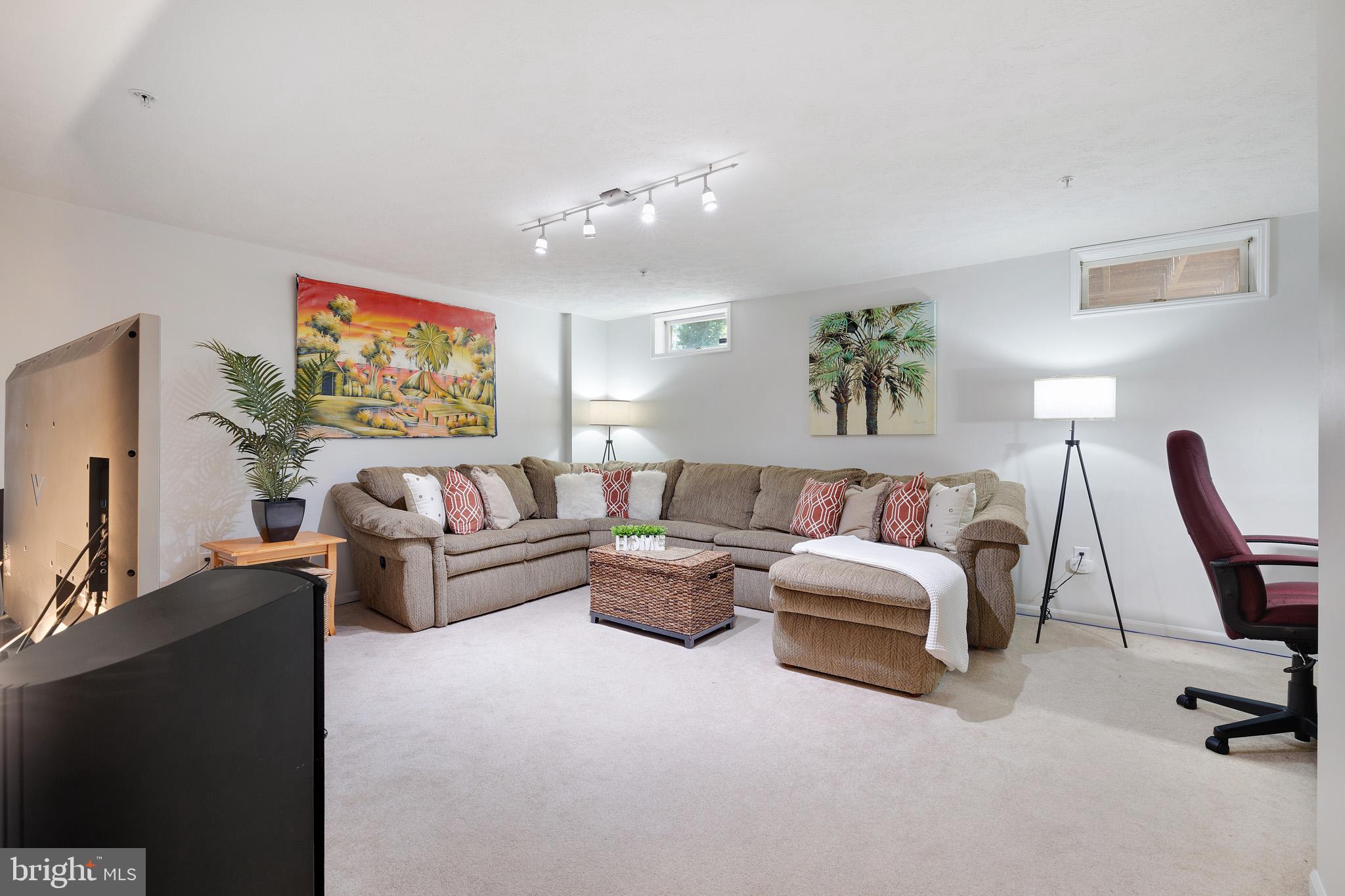 FOUR SEASONS ESTATES - Residential