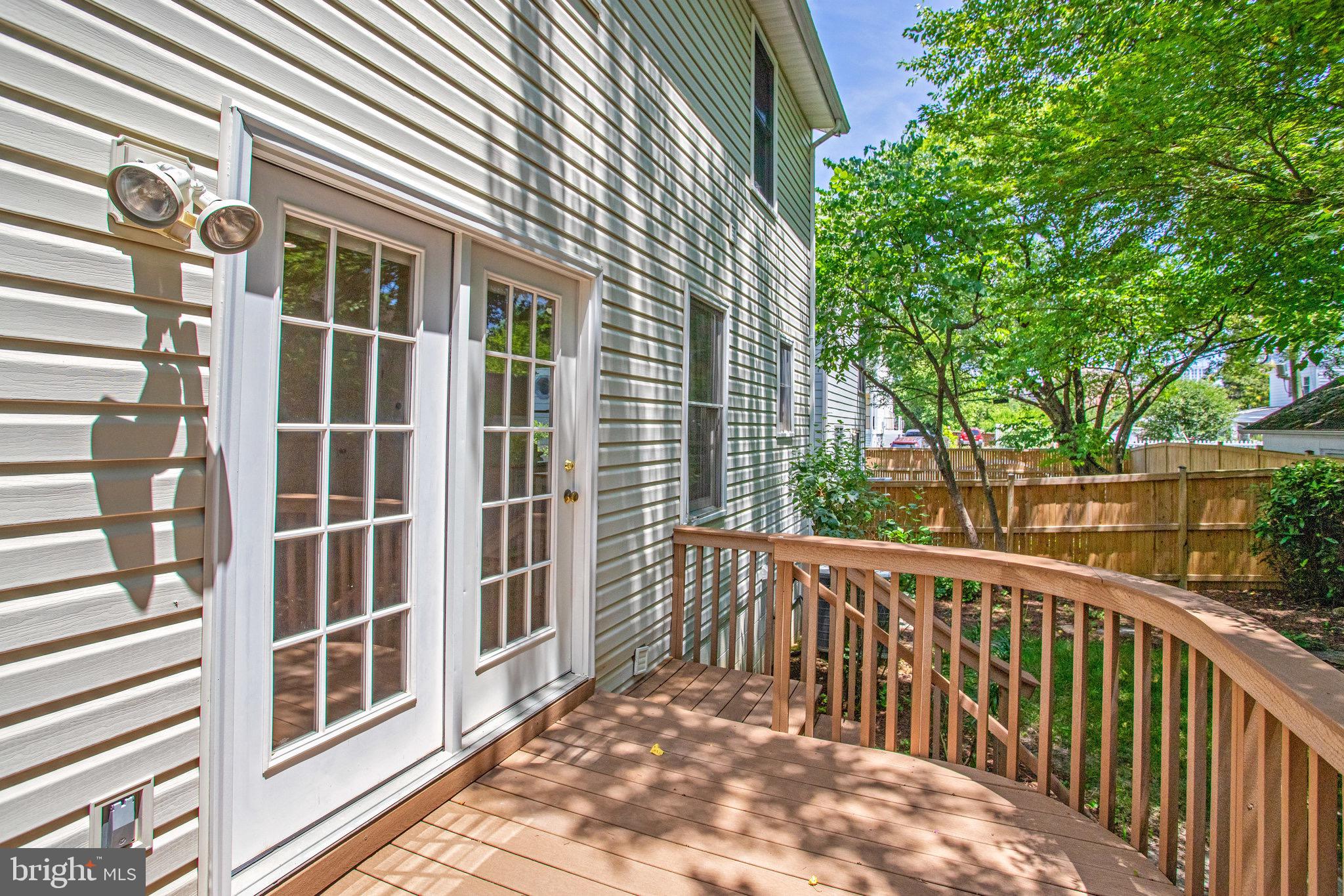 ARLINGTON - Residential