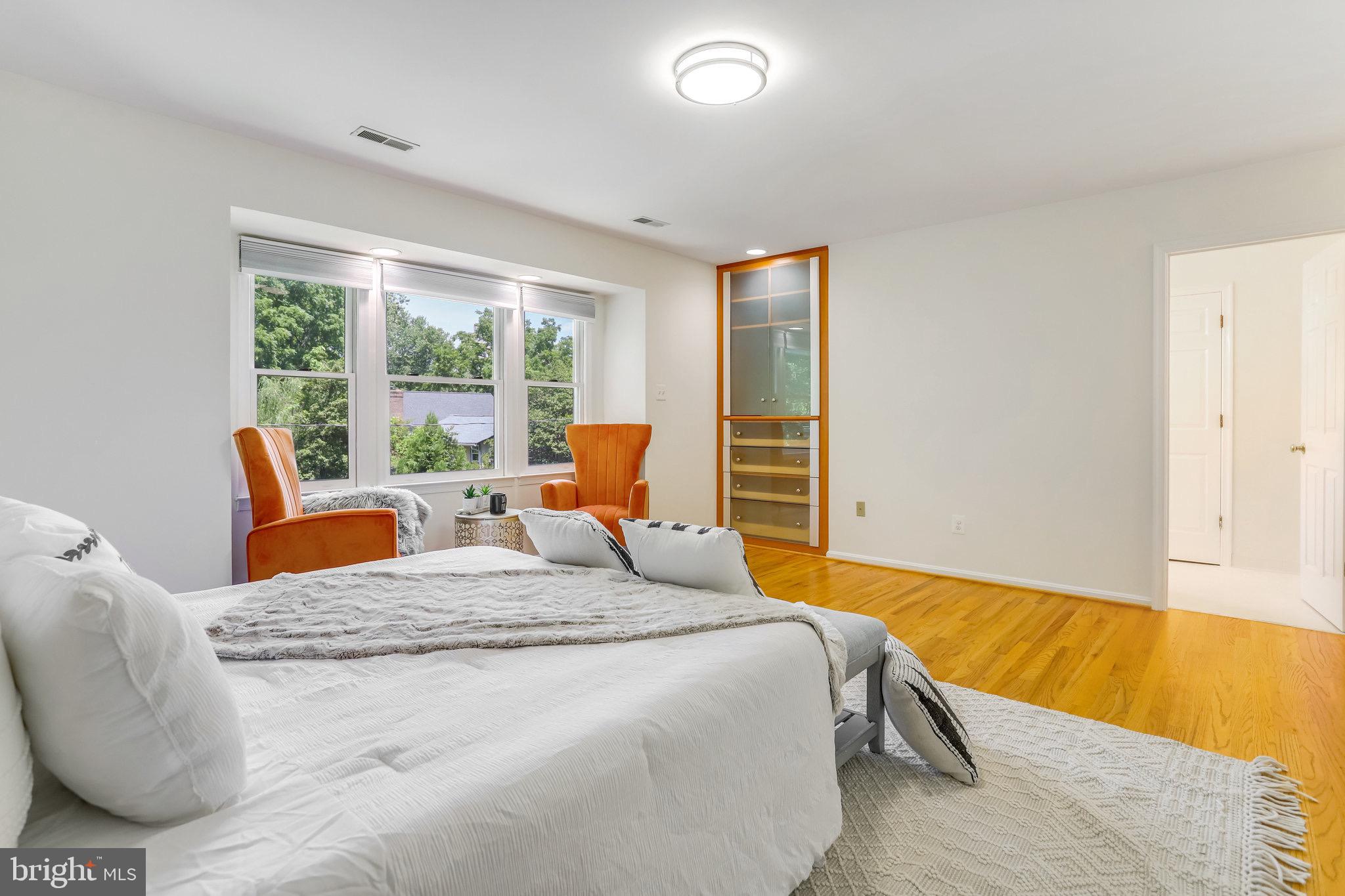 ARLINGTON - Residential