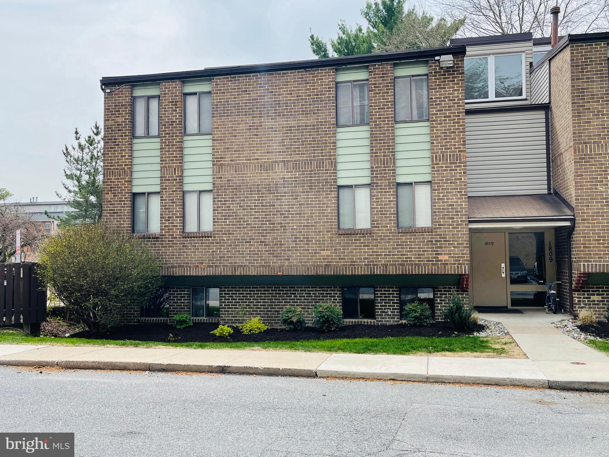 ROCKLAND RUN - Residential