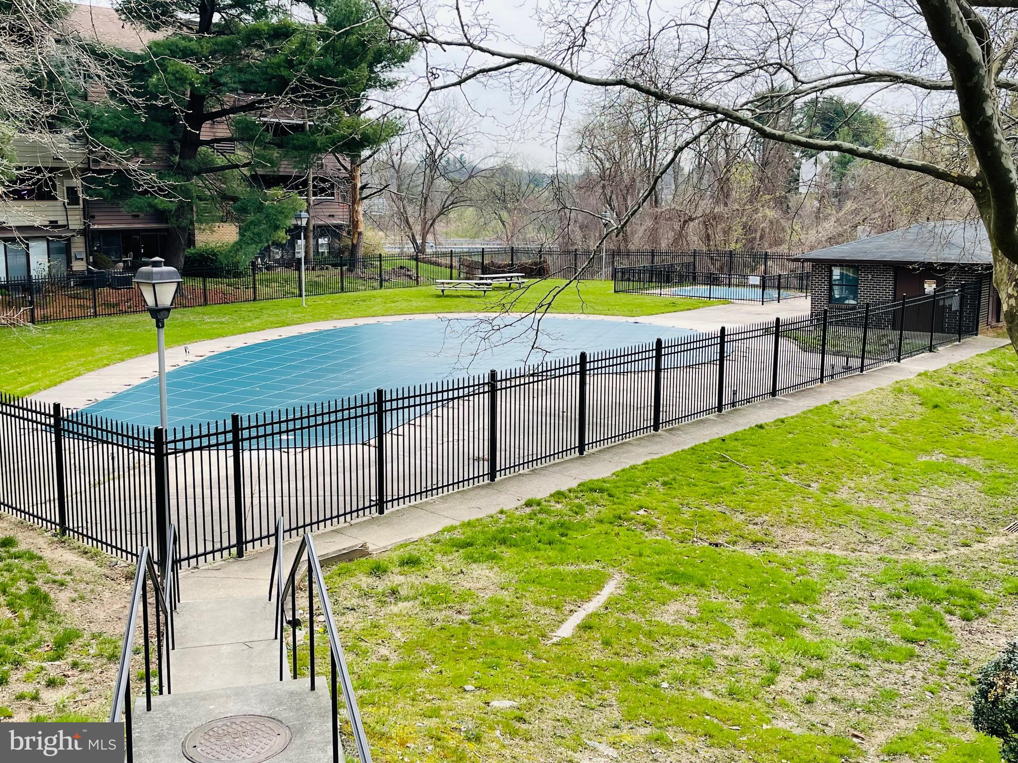 ROCKLAND RUN - Residential