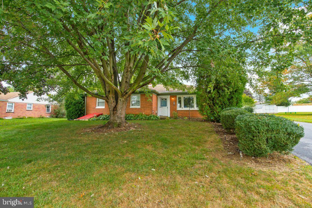 Photo of 319 Crestline Drive, Willow Street, PA 17584 (MLS # PALA2058162)