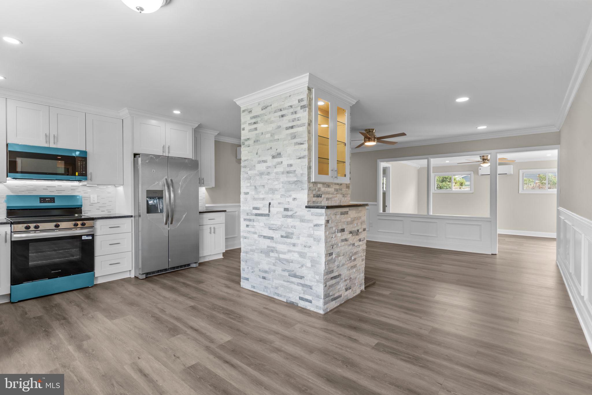 30 POPLAR LANE