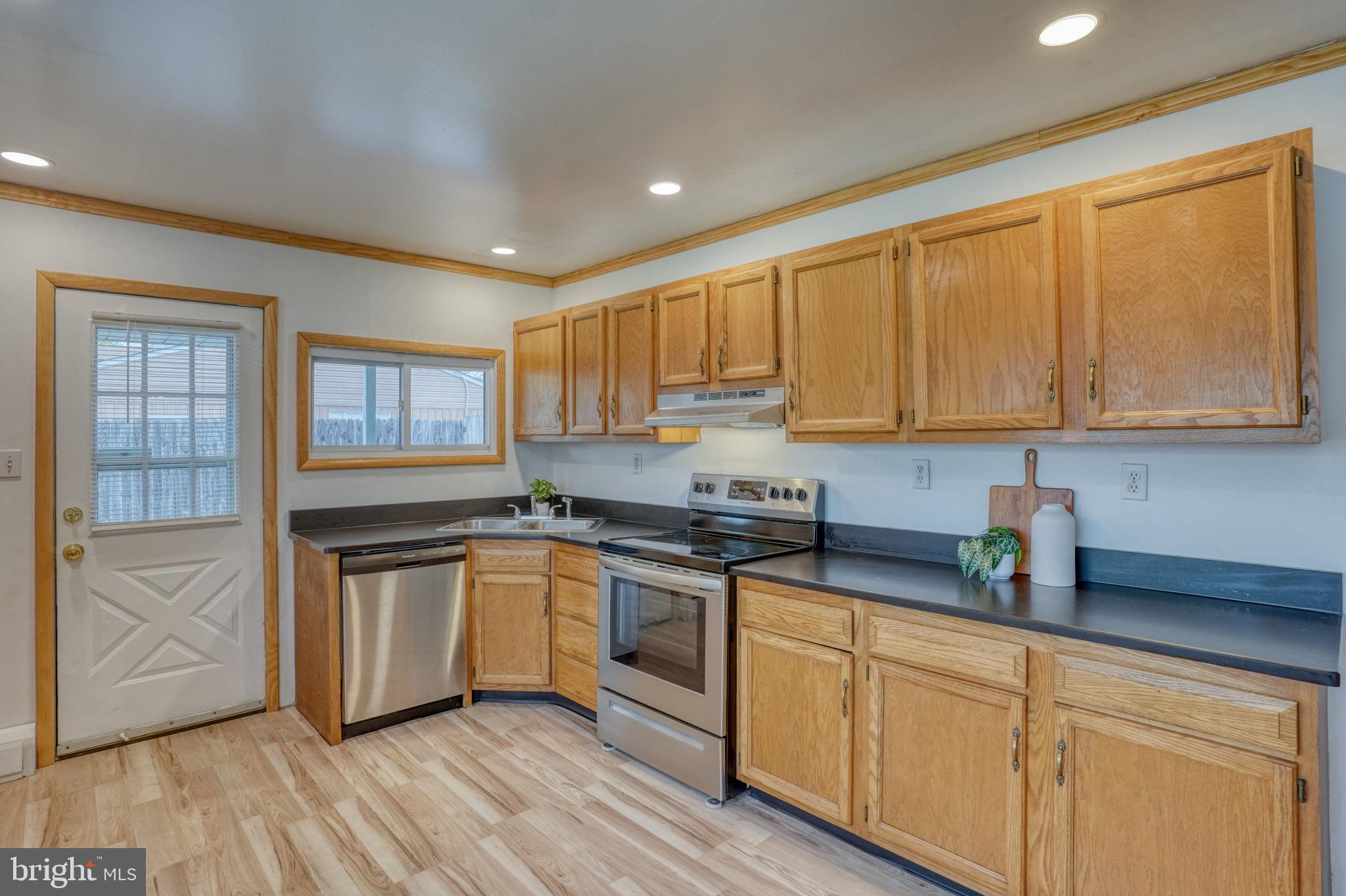 BROOKSIDE - Residential