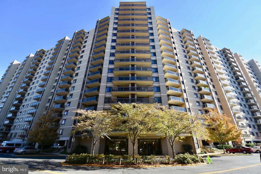 Photo of 307 Yoakum Parkway #1104, ALEXANDRIA, VA 22304 (MLS # VAAX2064282)