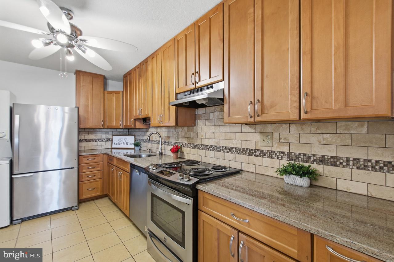 307 YOAKUM PARKWAY 1104