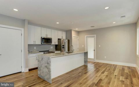 913 NE QUINCY STREET NE 3 WASHINGTON DC 20017