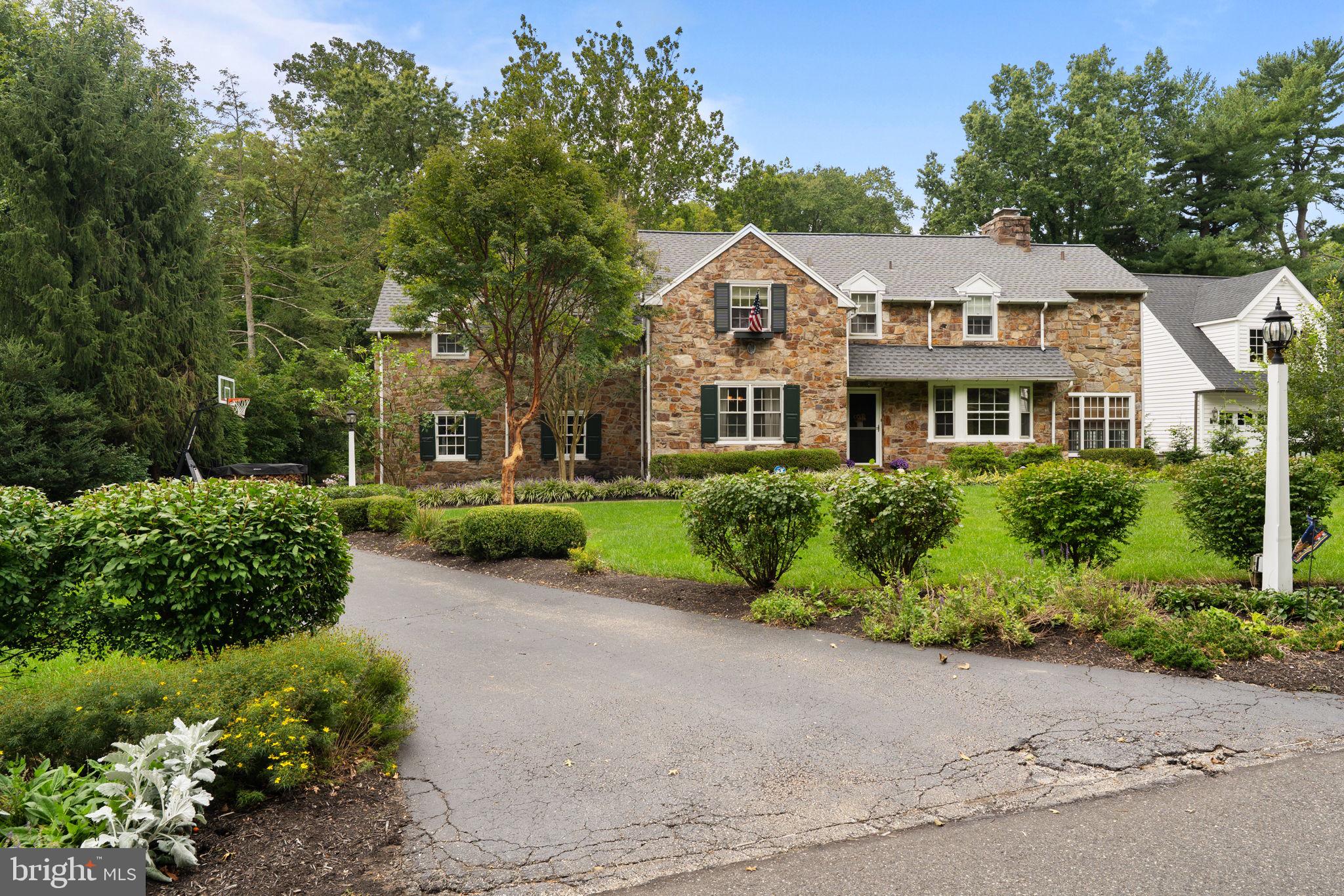 507 MEADOWBROOK CIRCLE