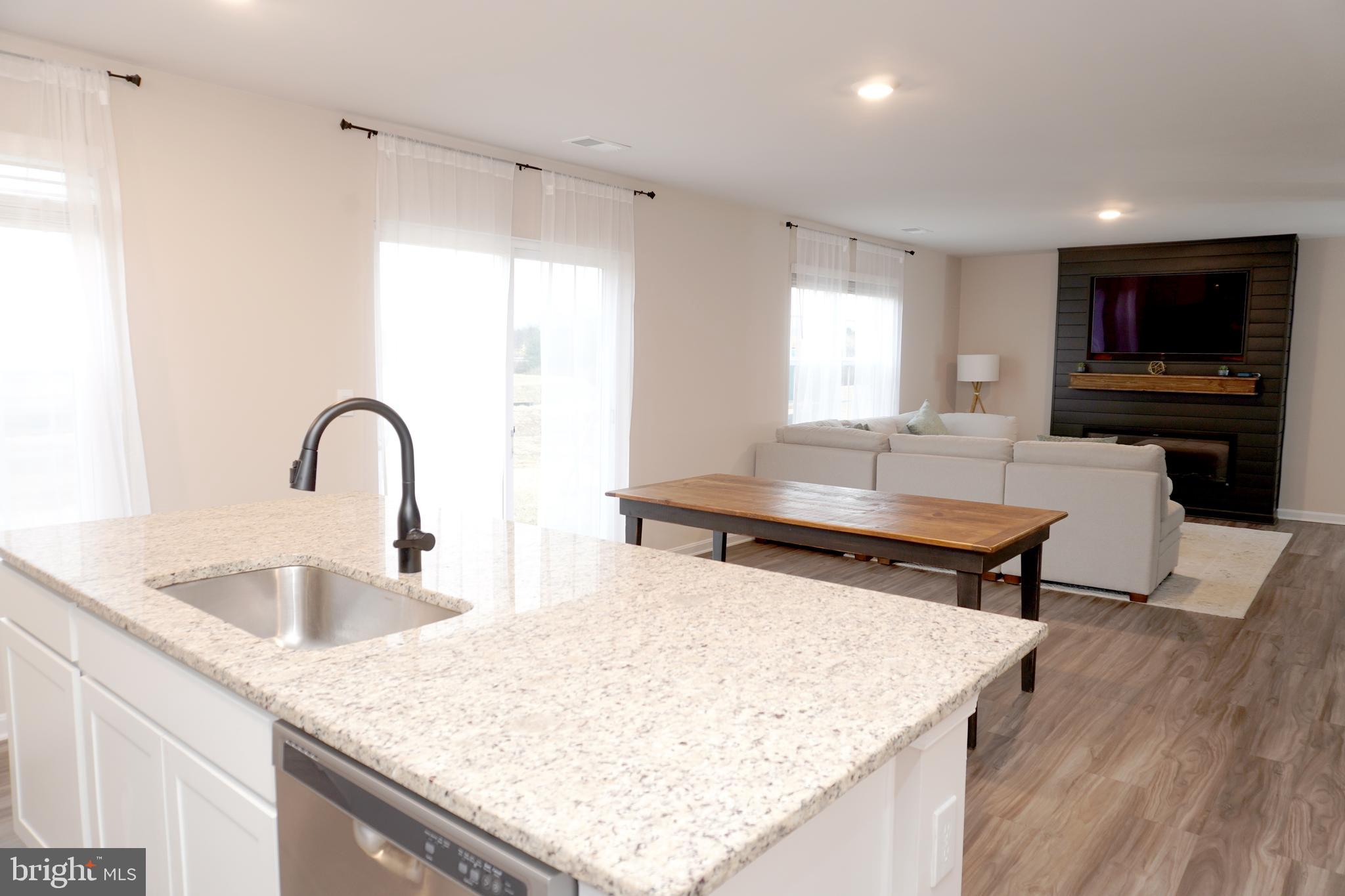 MAGNOLIA SPRINGS - Residential Lease