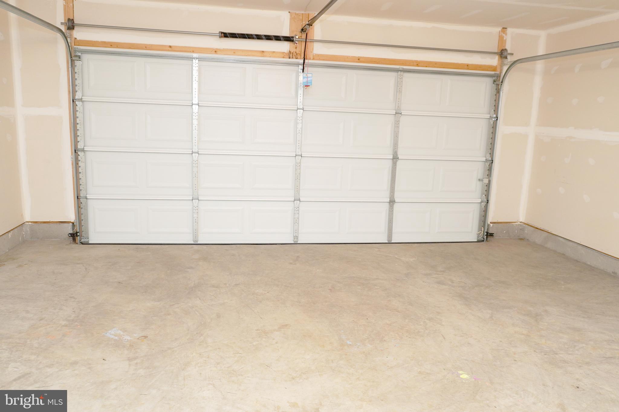 MAGNOLIA SPRINGS - Residential Lease