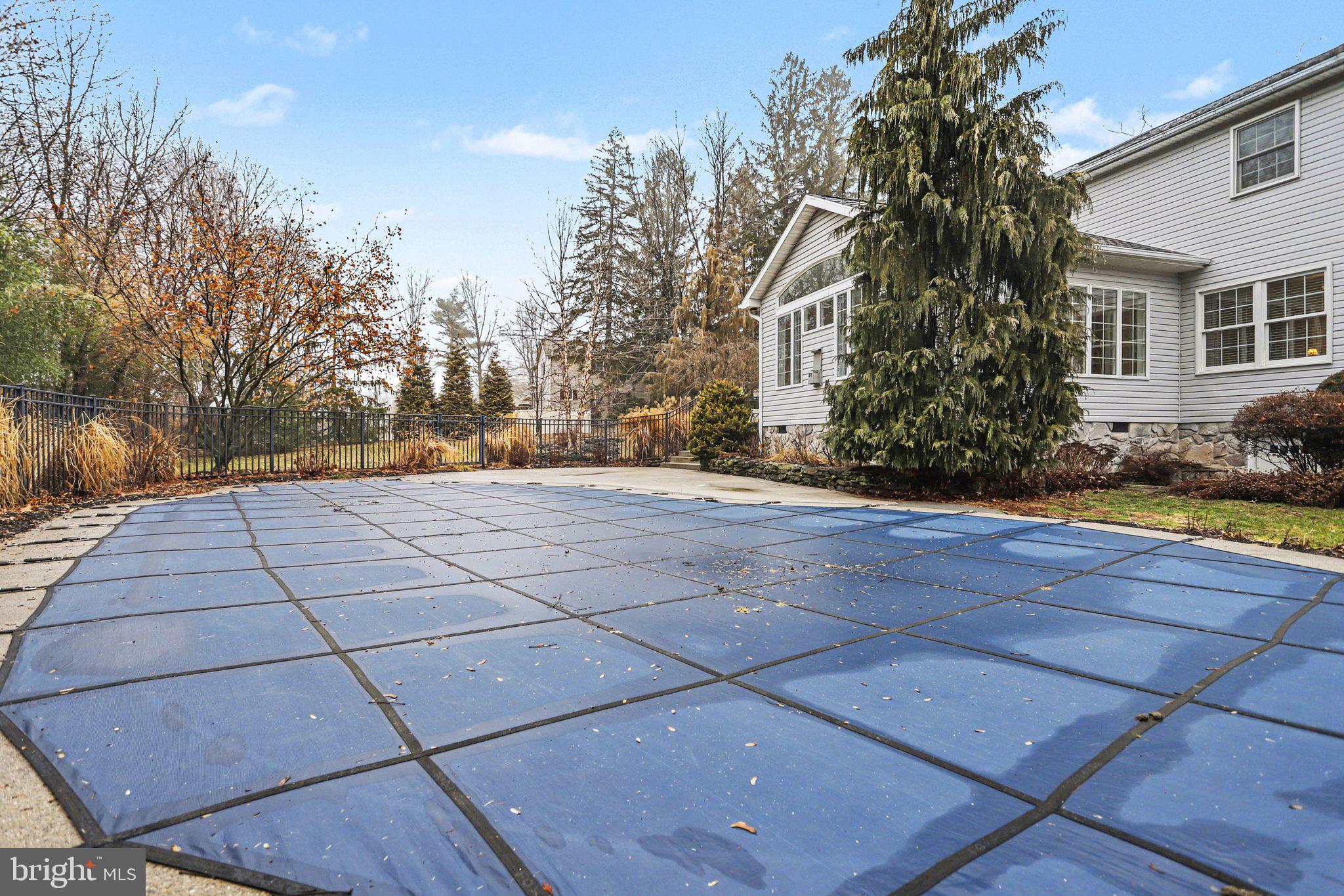 LONGVIEW ESTATES - Residential