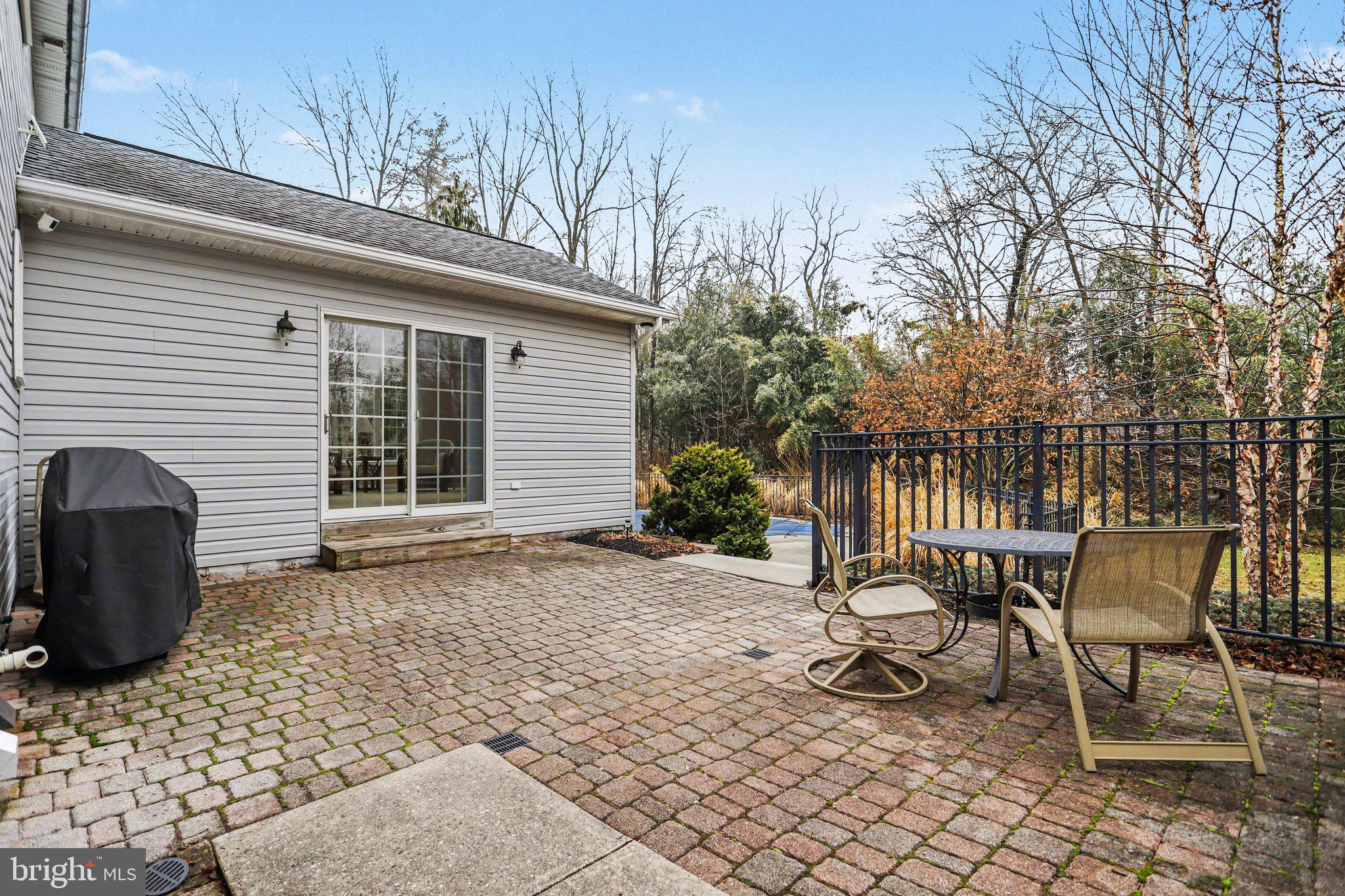 LONGVIEW ESTATES - Residential