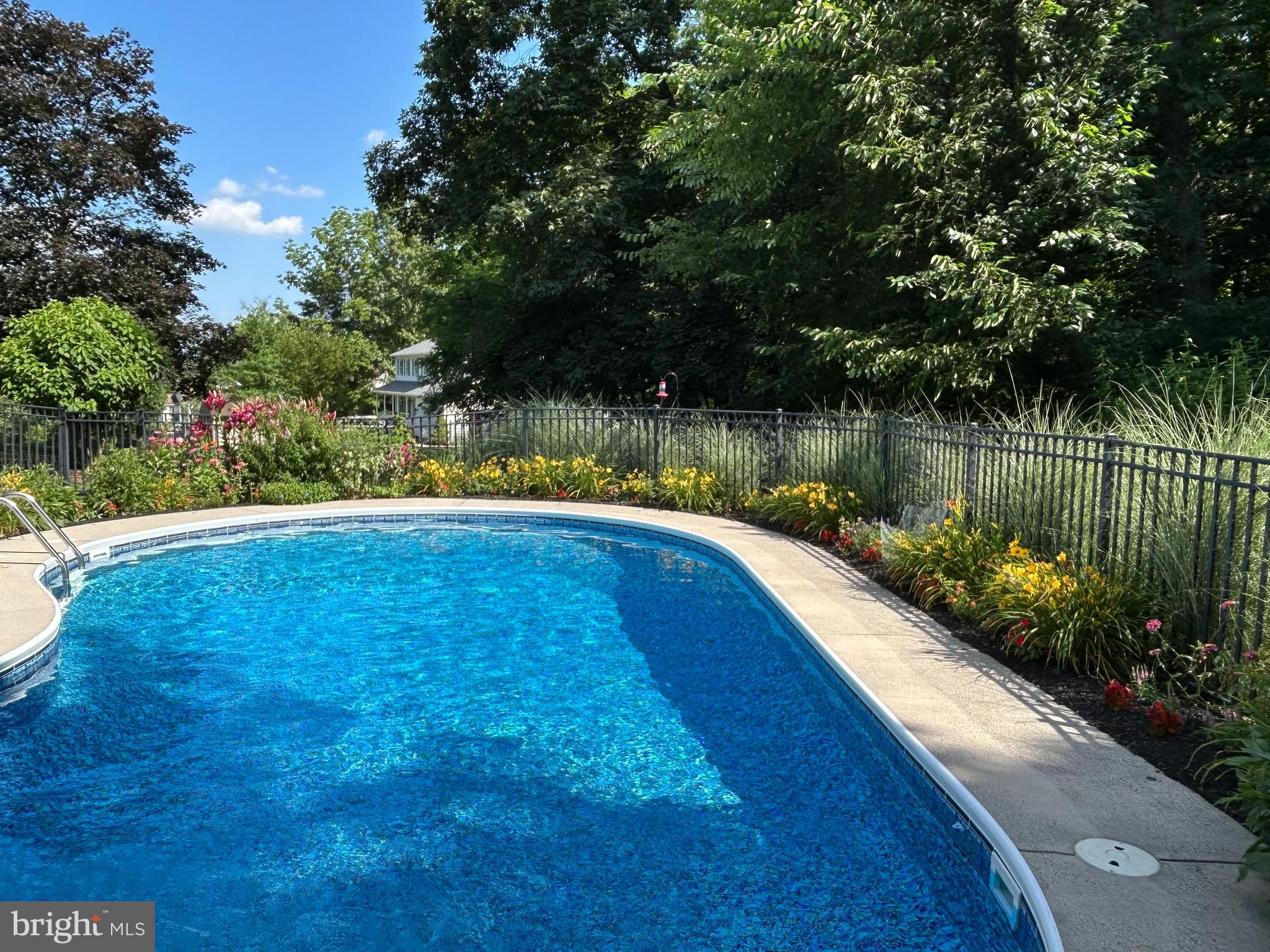 LONGVIEW ESTATES - Residential