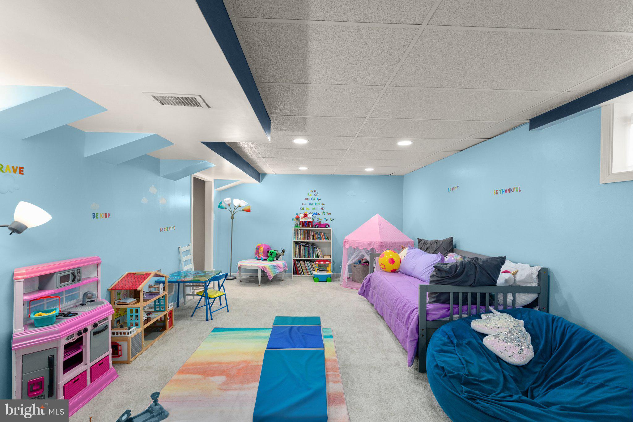 CHESAPEAKE ISLE - Residential