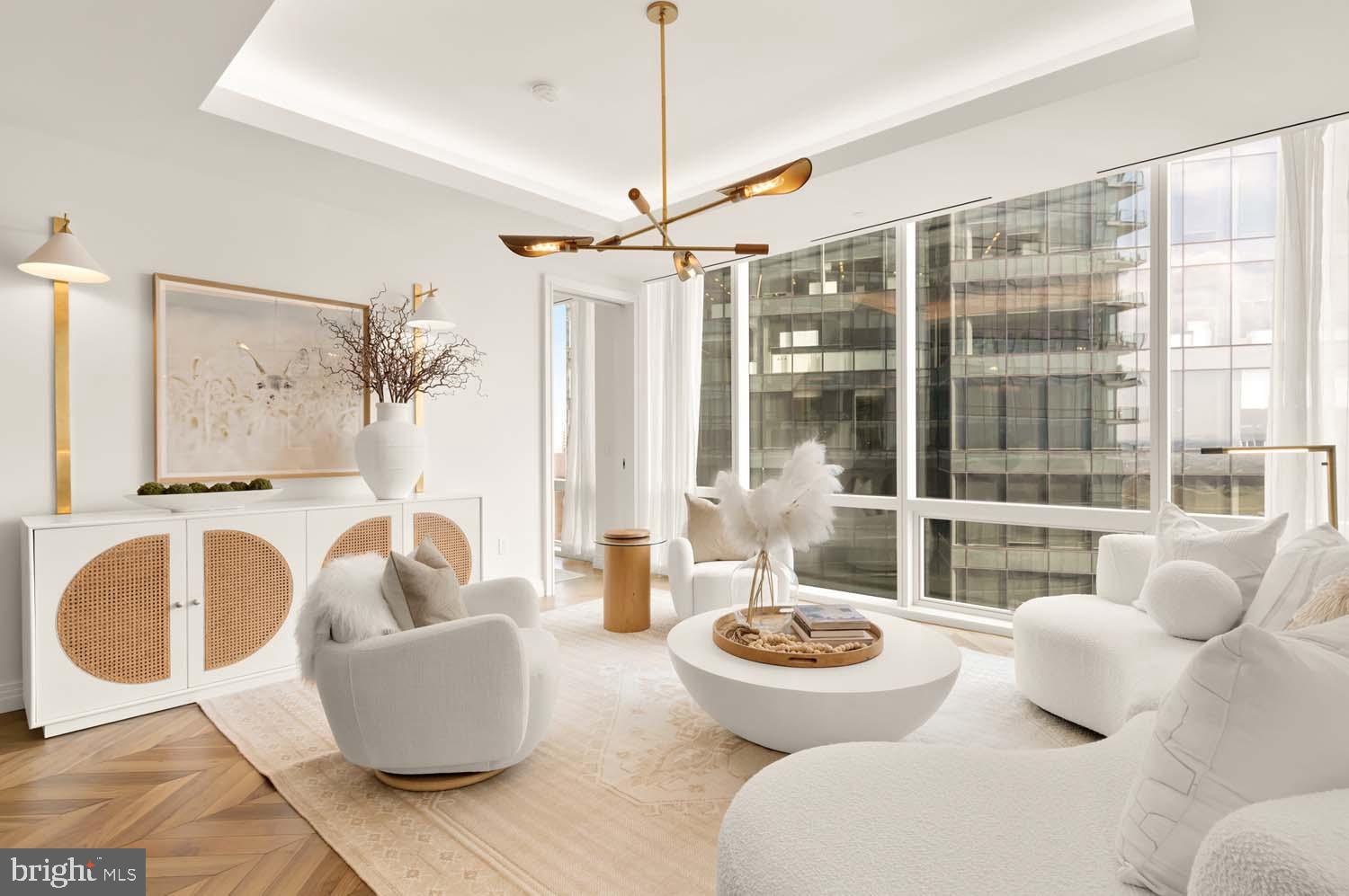 FOUR SEASONS PRIVATE RESIDENCES - Residential