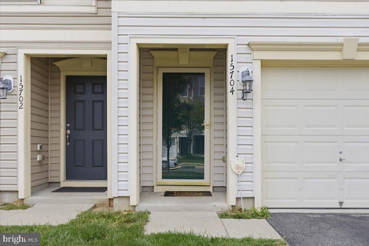 15704 JOHN DISKIN CIRCLE