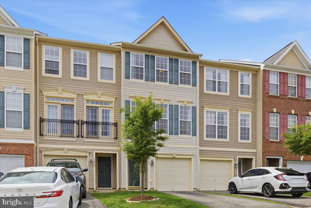 15704 JOHN DISKIN CIRCLE