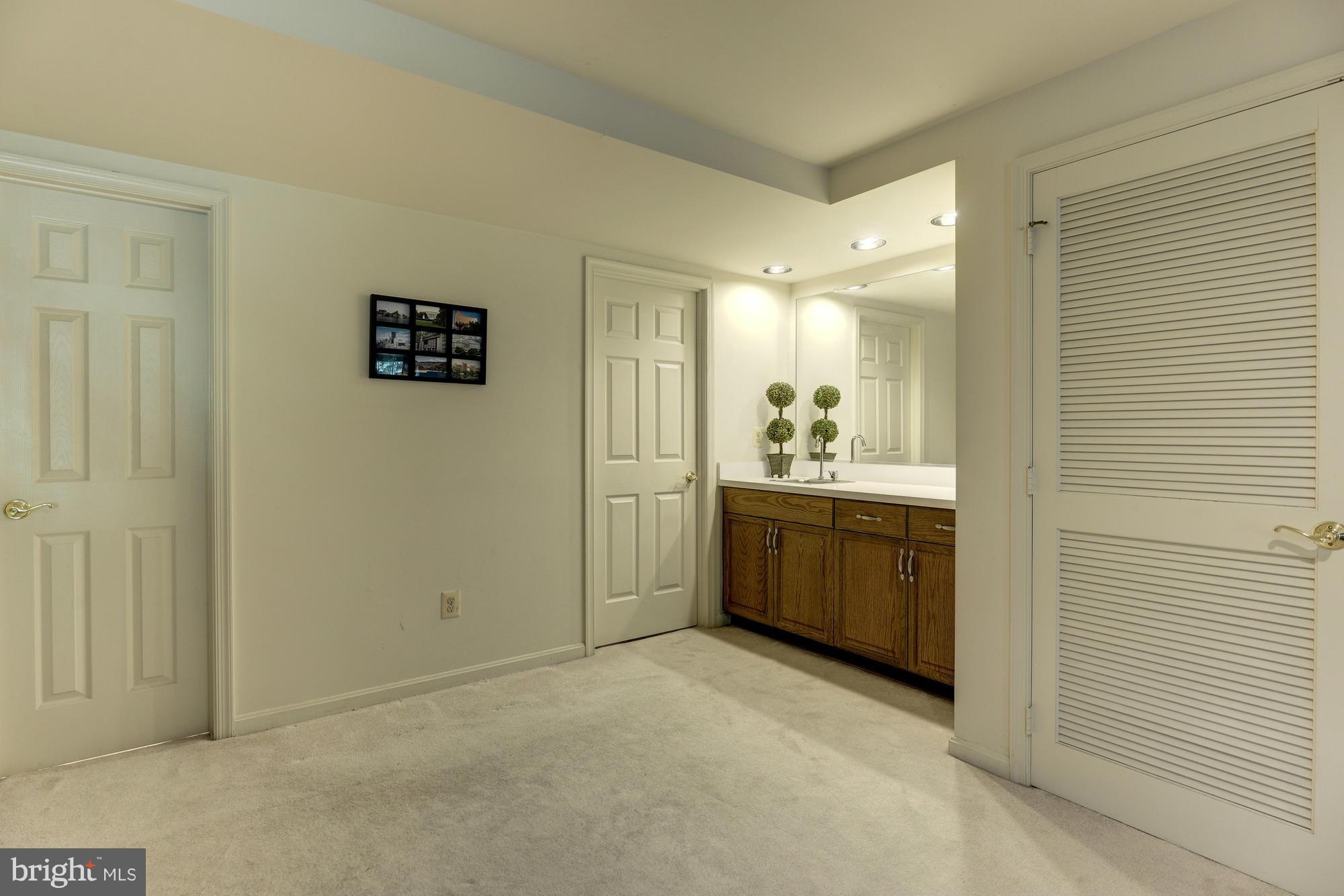 MIDDLEFORD - Residential