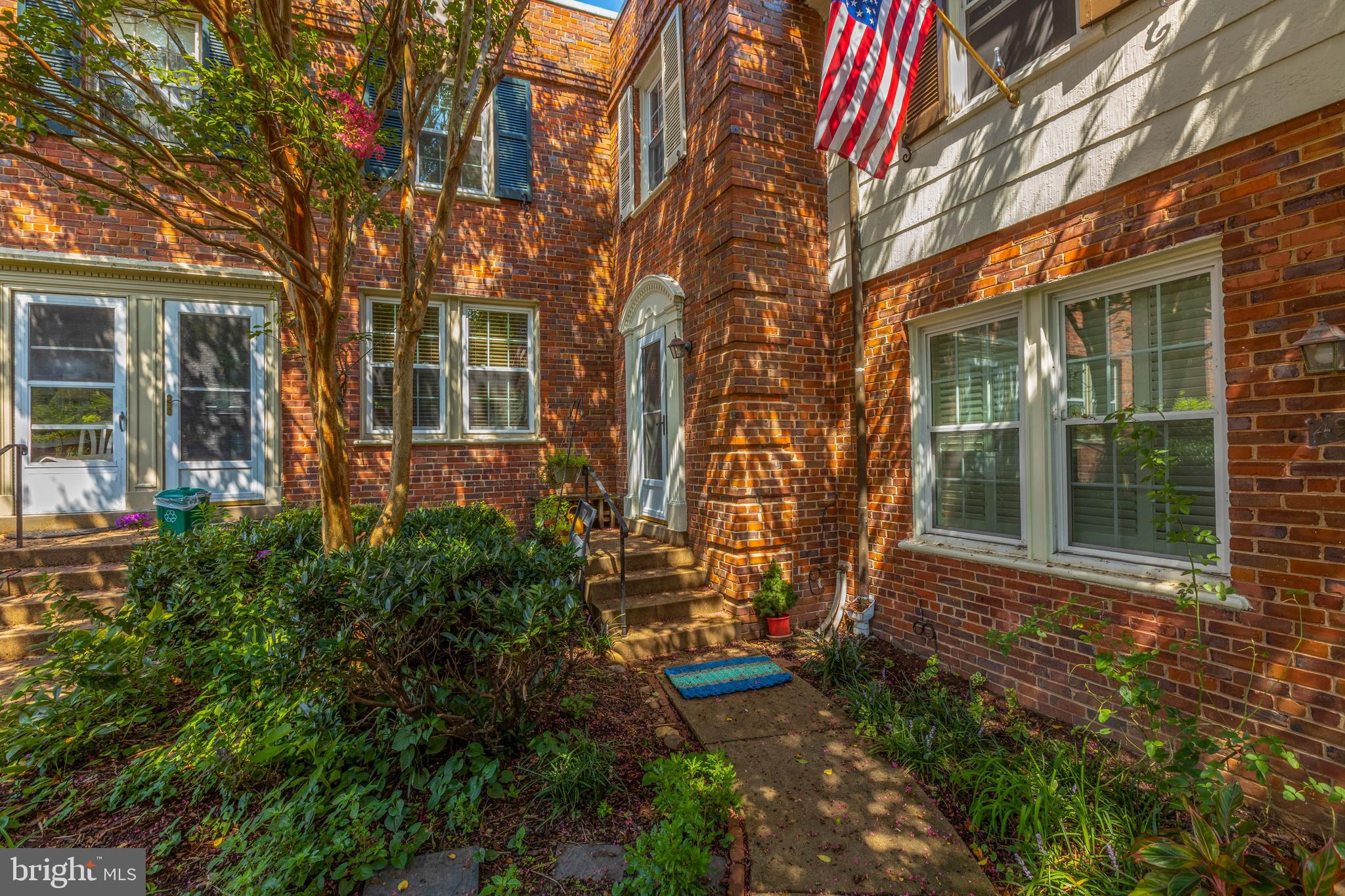 ARLINGTON VILLAGE - Residential