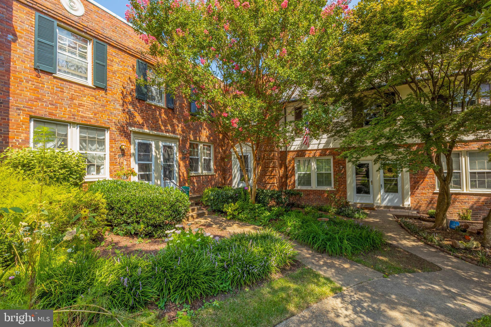 ARLINGTON VILLAGE - Residential