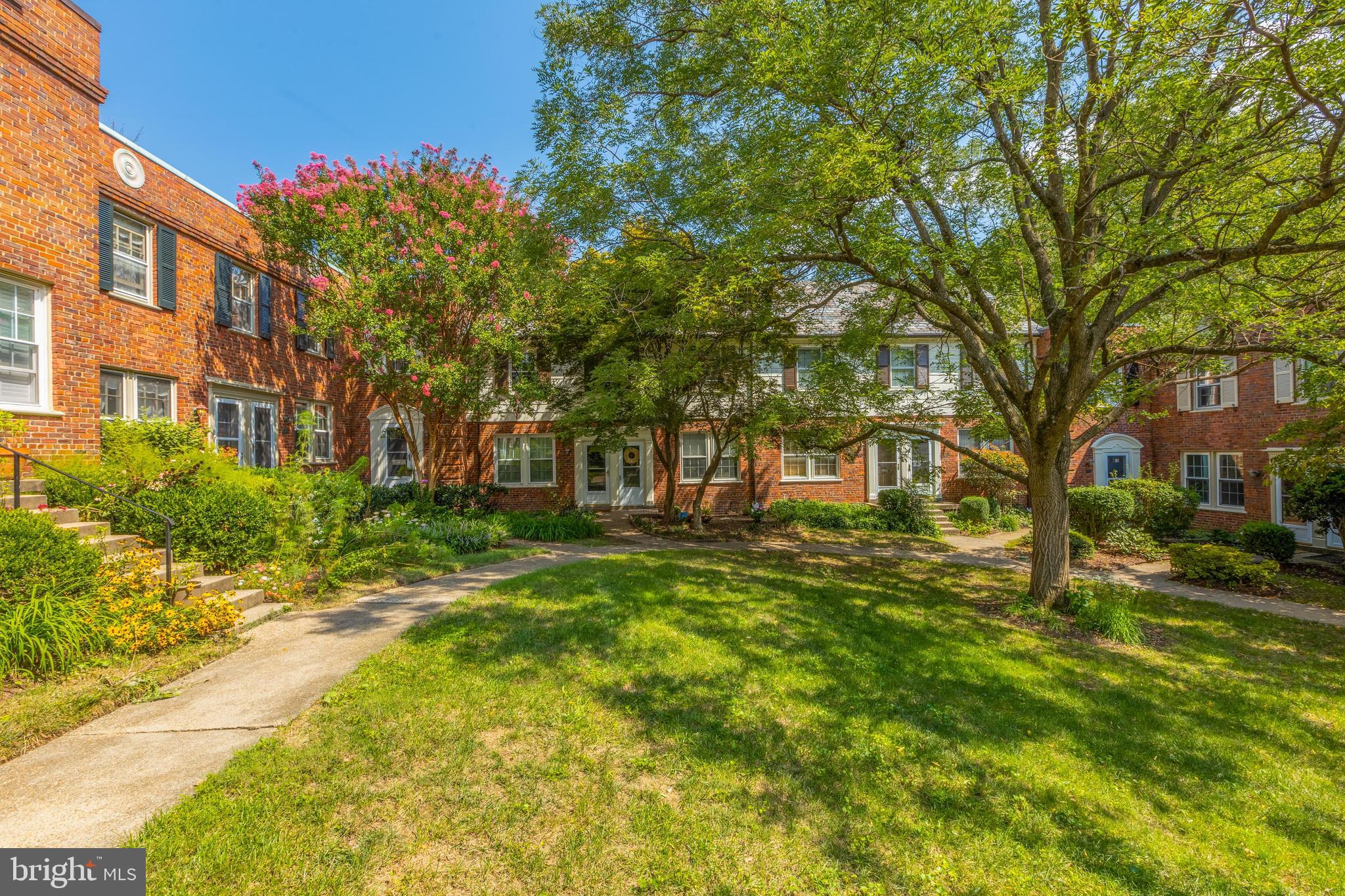 ARLINGTON VILLAGE - Residential