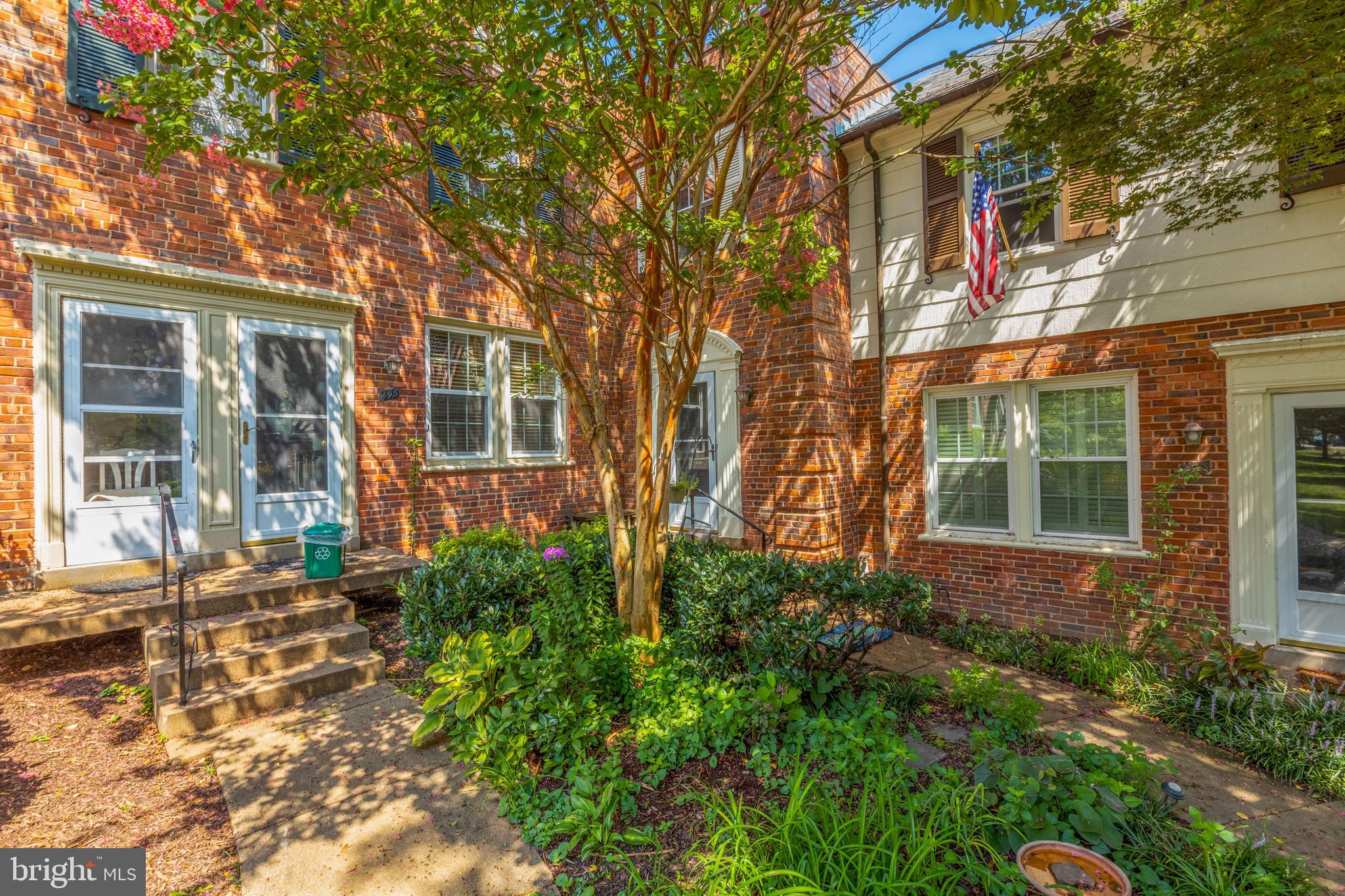 ARLINGTON VILLAGE - Residential