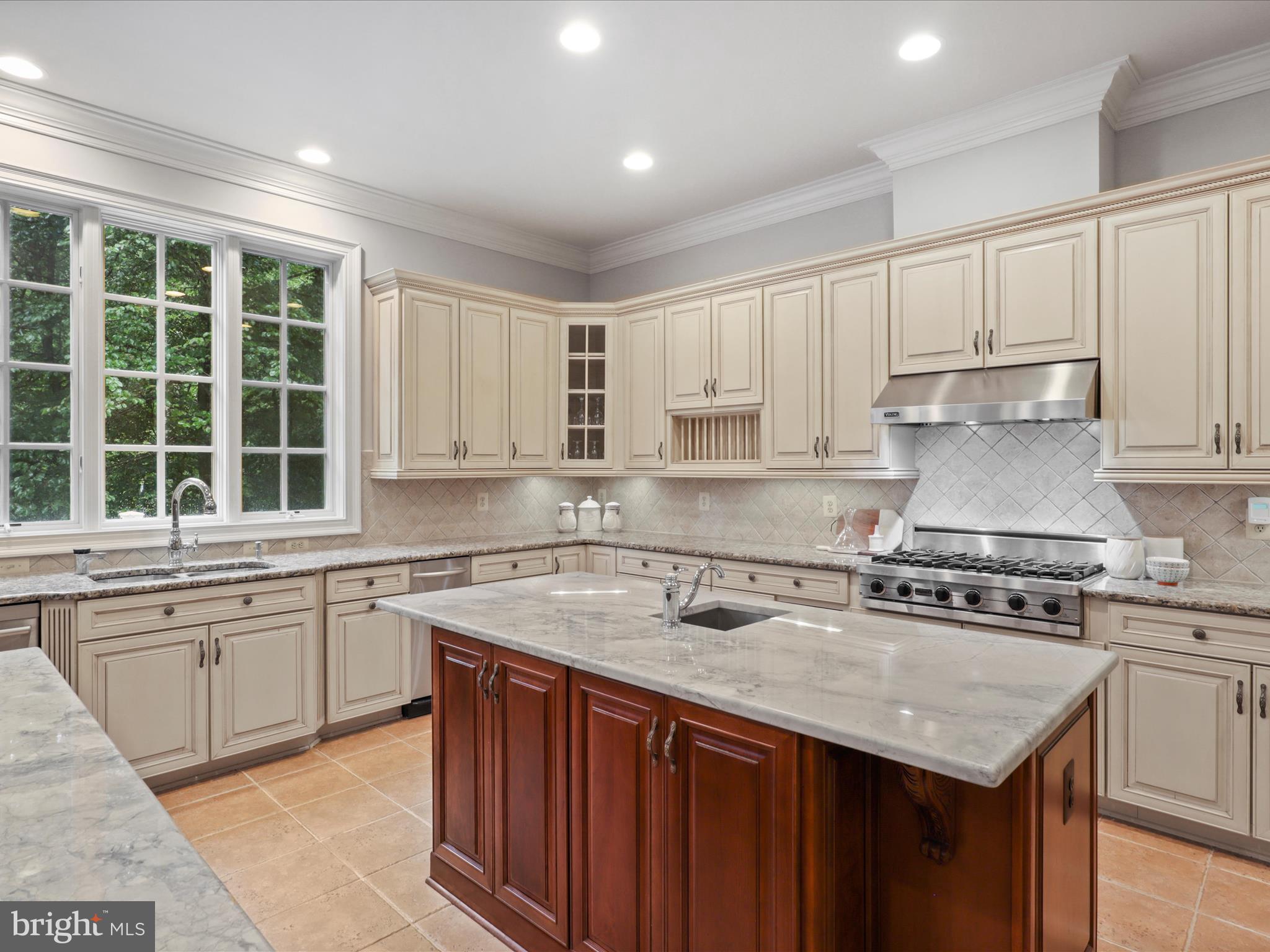 CLIFTON - Residential