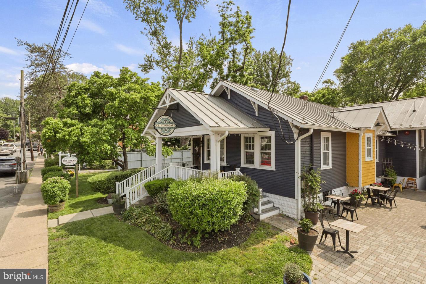 CLIFTON - Residential