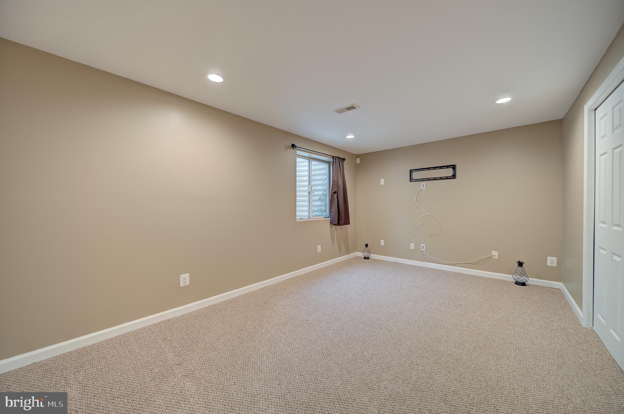 NEW COLONY VILLAGE - Residential