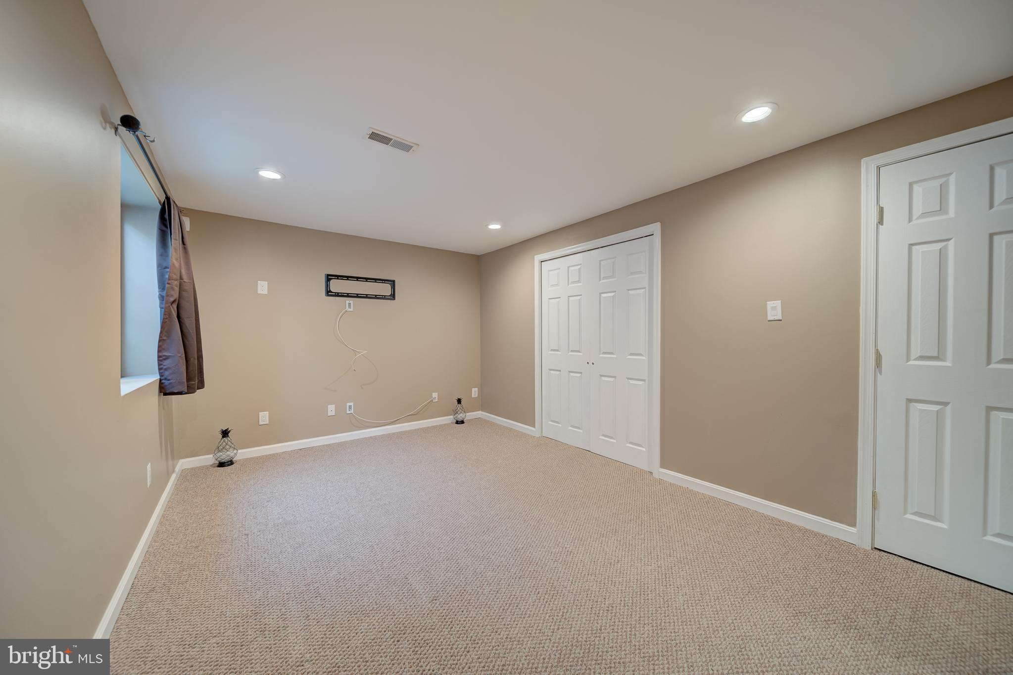 NEW COLONY VILLAGE - Residential